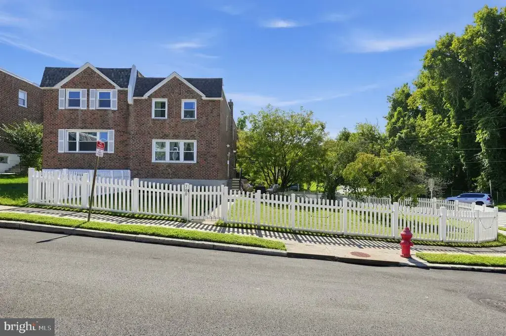 700 Livezey Ln, PHILADELPHIA