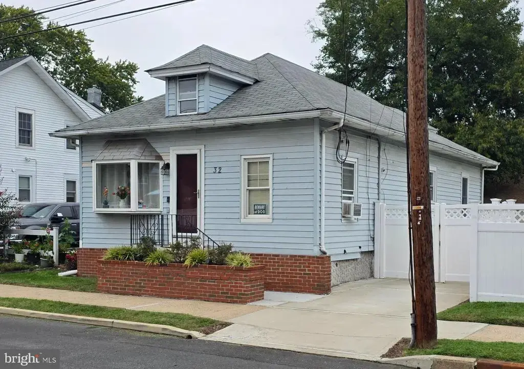 32 3rd Ave, HAMILTON TOWNSHIP