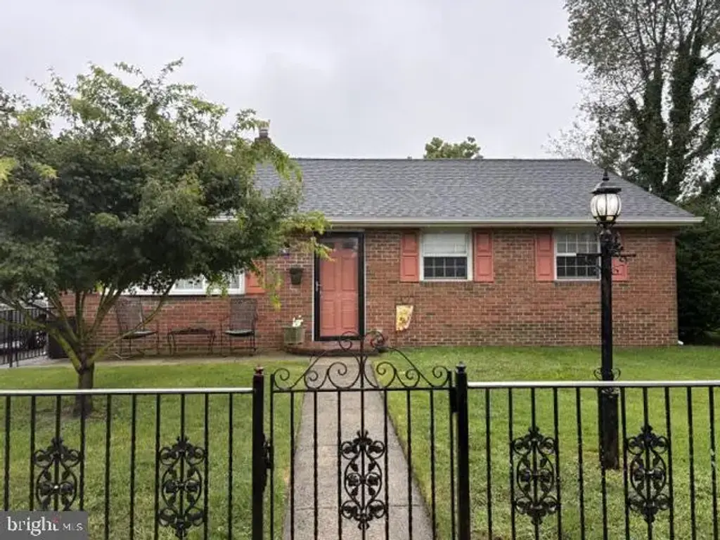 420 Windsor Dr, BELLMAWR