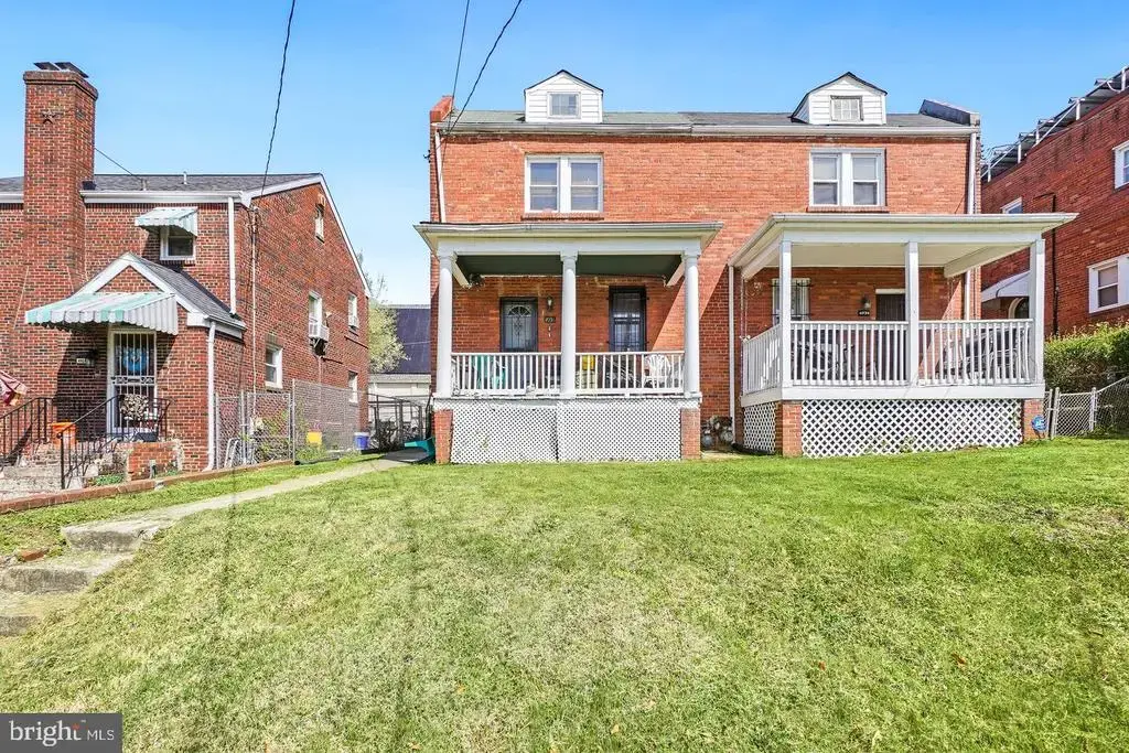4936 East Capitol St Ne, WASHINGTON