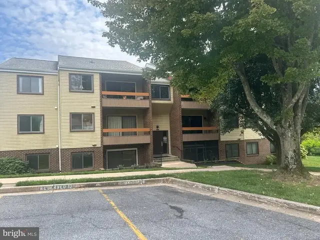 1001 Scarlet Oak Ct #1b, Hampstead