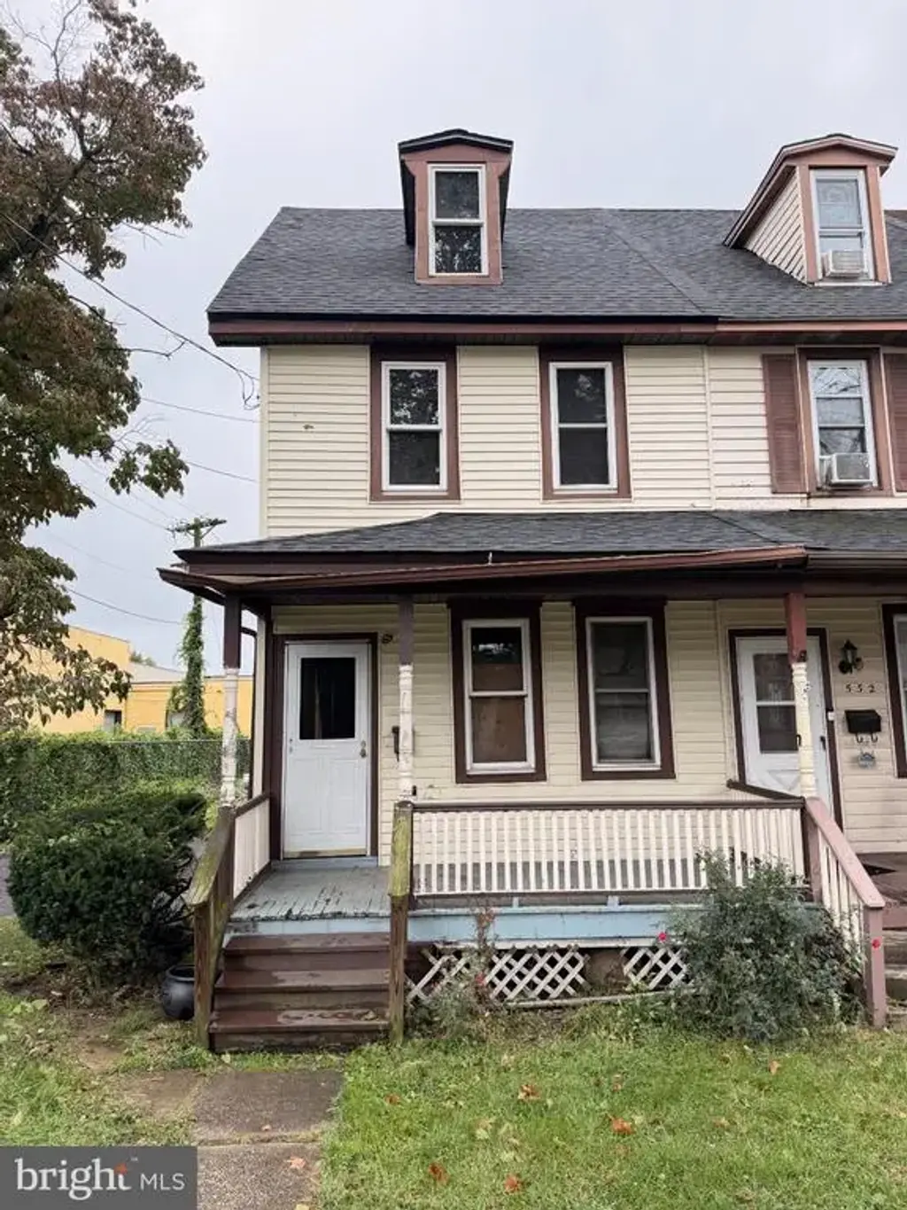 534 Columbus Rd, BURLINGTON