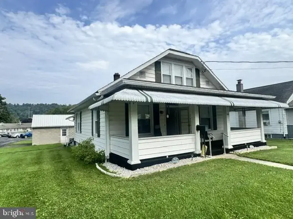 500 Maple Ave, LEWISTOWN