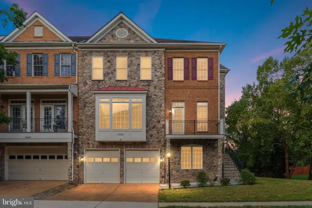 43682 Lees Mill Sq, LEESBURG