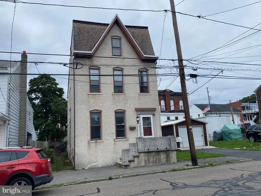 12 Front St S, ST CLAIR