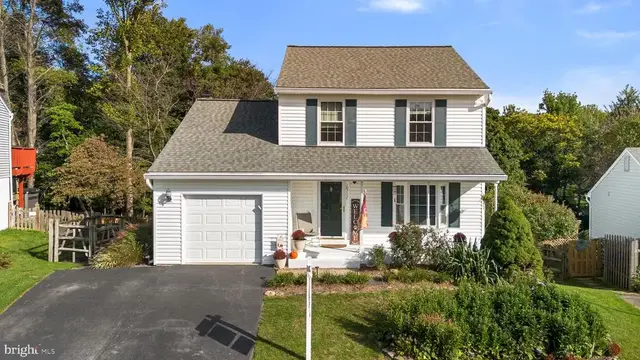10717 Hunters Chase Ln, Damascus