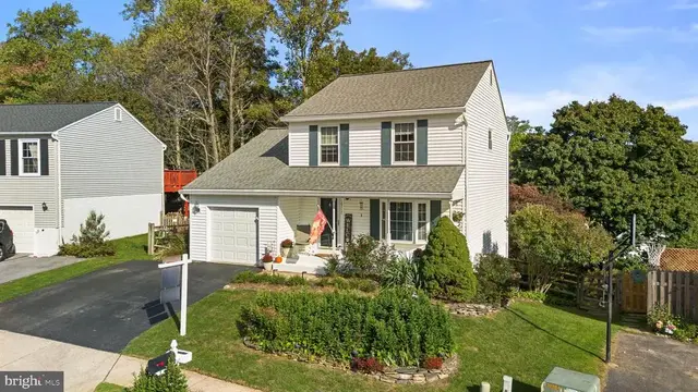 10717 Hunters Chase Ln, Damascus