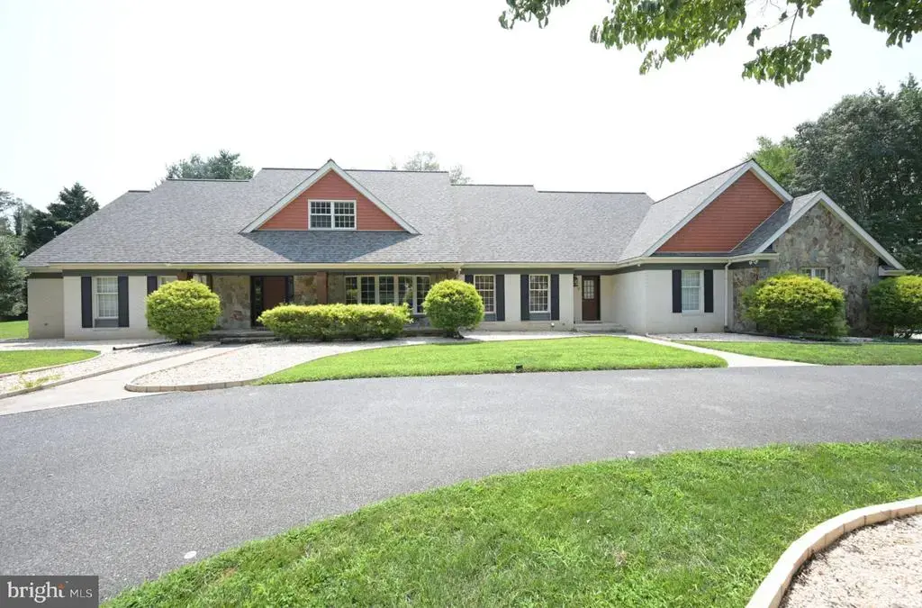 50 Elizabeth Ave, DOVER