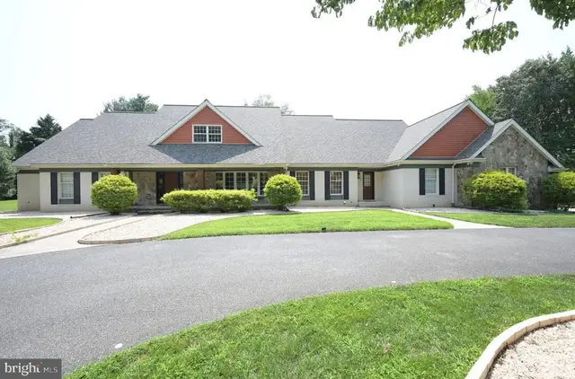 50 Elizabeth Ave, Dover