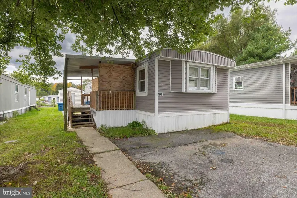 96 Quince Dr #554, NEWARK