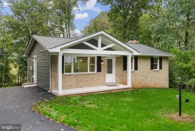 3012 Merle Ct, New Windsor
