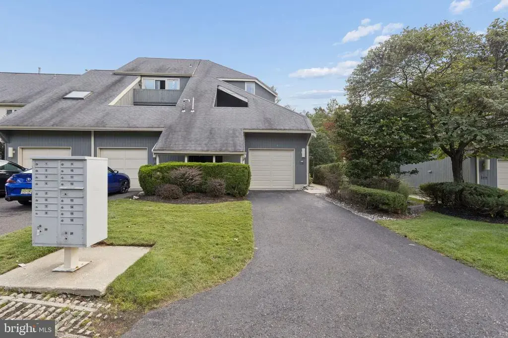 932 Chanticleer Dr, CHERRY HILL