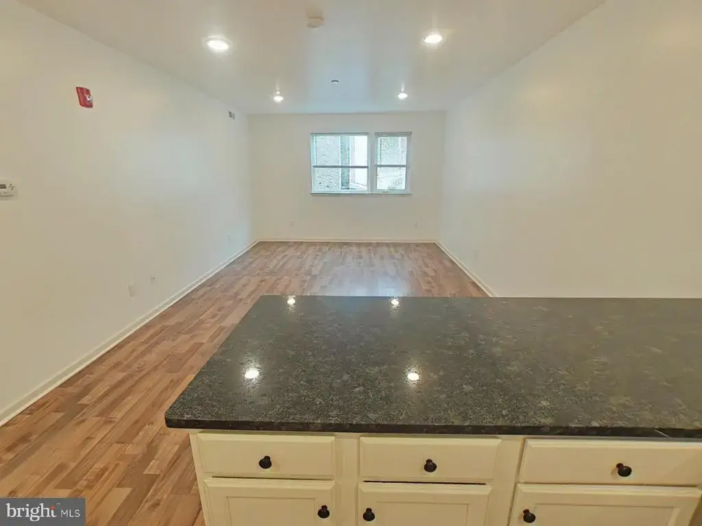 5261 Ridge Ave #201, PHILADELPHIA