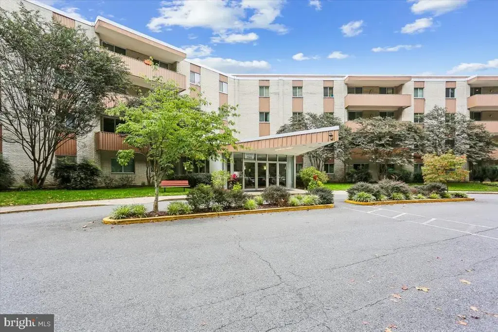 7505 Democracy Blvd #a-126, BETHESDA