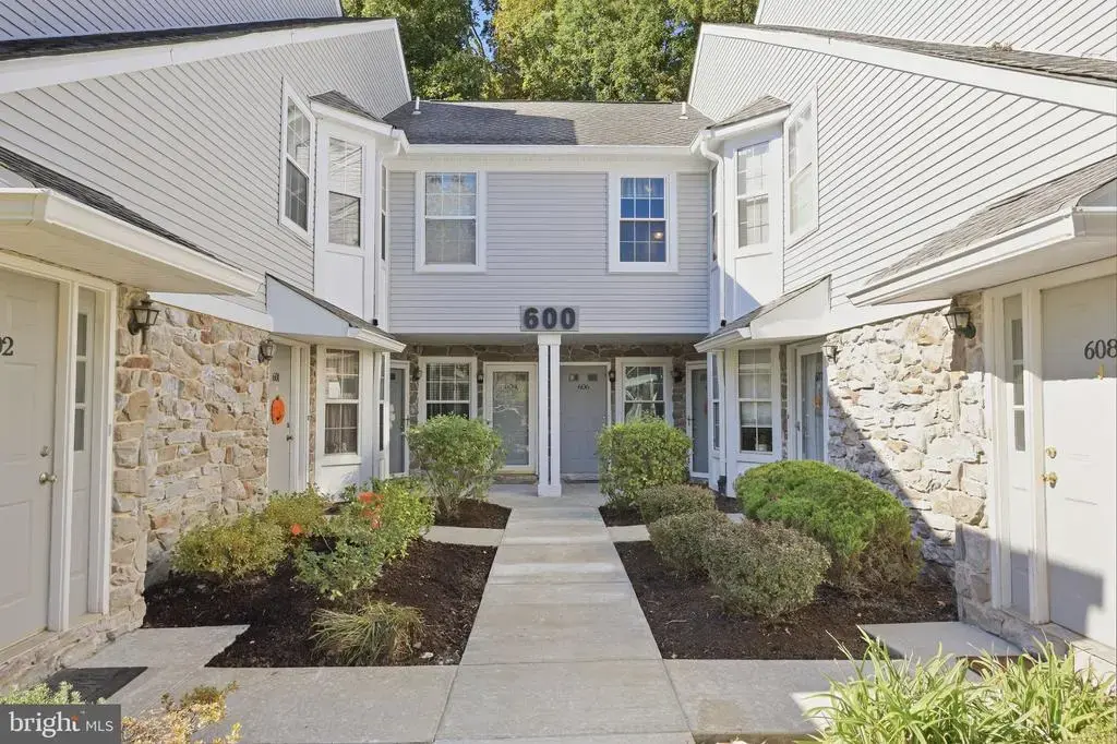 606 Mews Dr #606, SELLERSVILLE