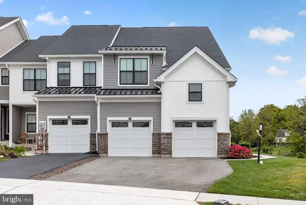 25 Tamarack Cir, NORRISTOWN