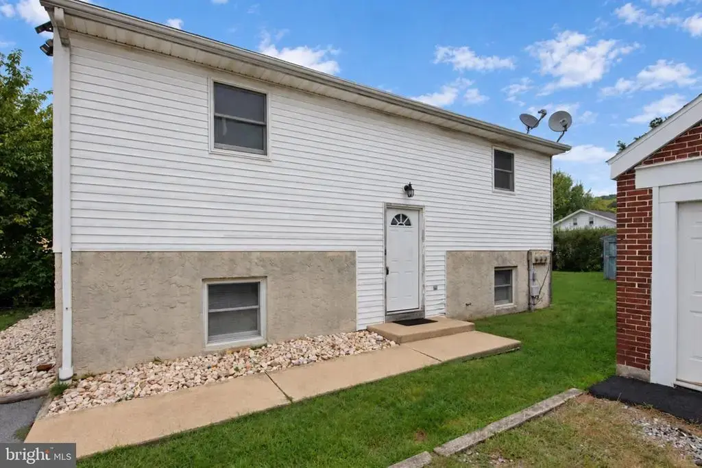 3425 Marion St, READING