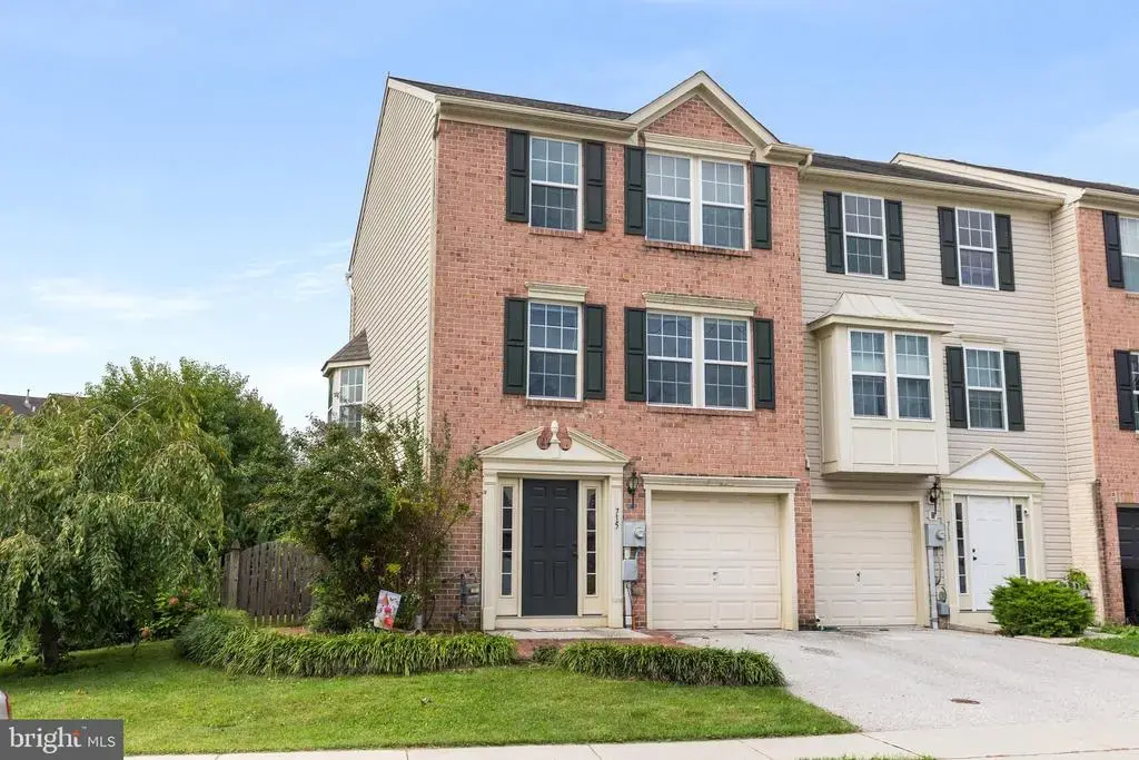 715 Grant Dr, HANOVER