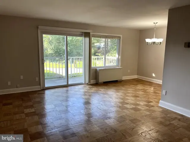 1009 Chillum Rd #206, Hyattsville
