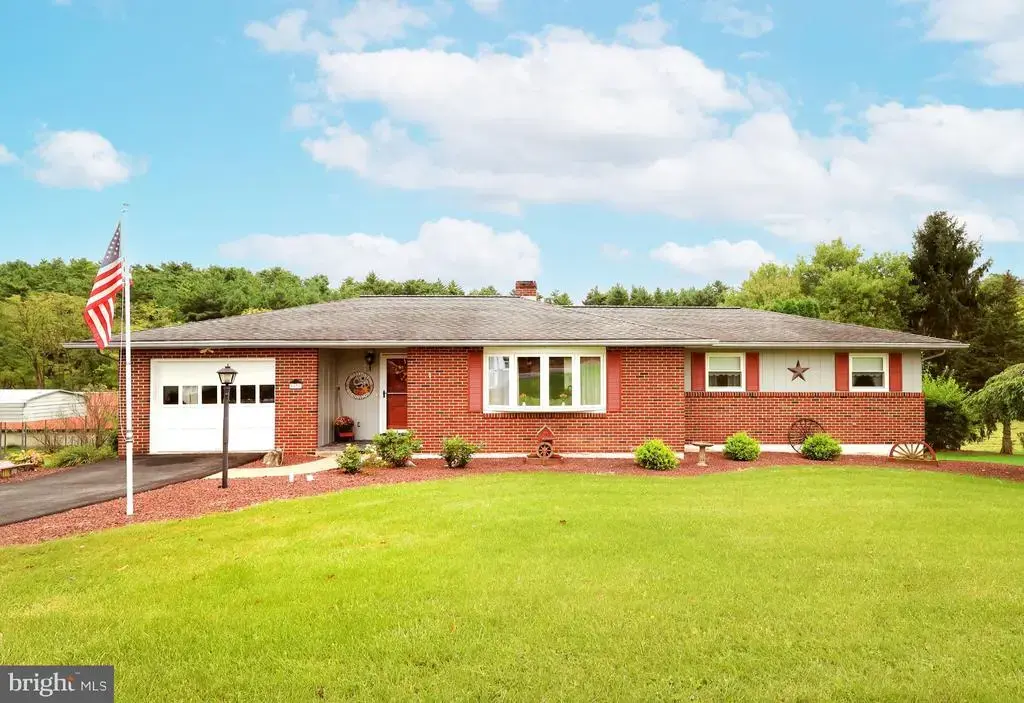 1636 Brush Valley Rd, CENTRE HALL