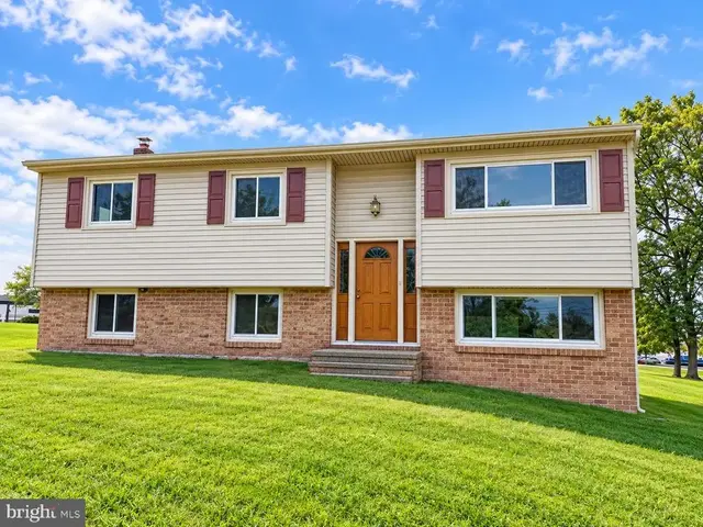 516 E Baltimore St, Taneytown