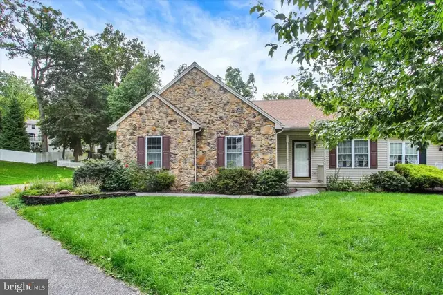 2314 Daisy Rd, York