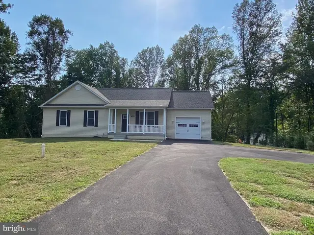 1362 Solomons Island Rd, Huntingtown