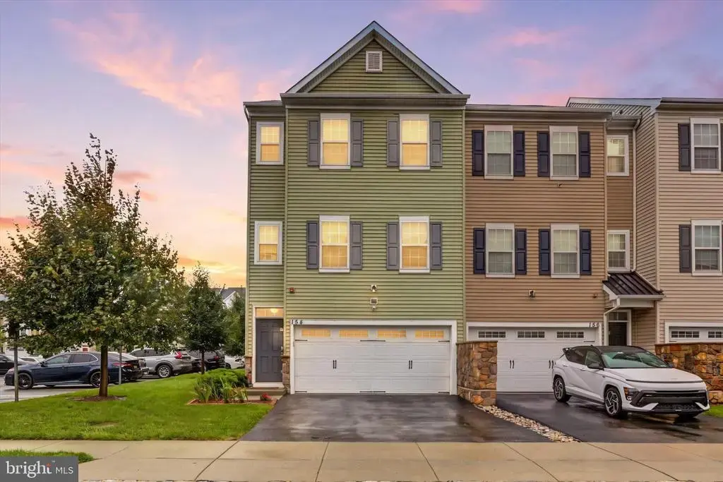 154 Mercer Ct, FAIRLESS HILLS