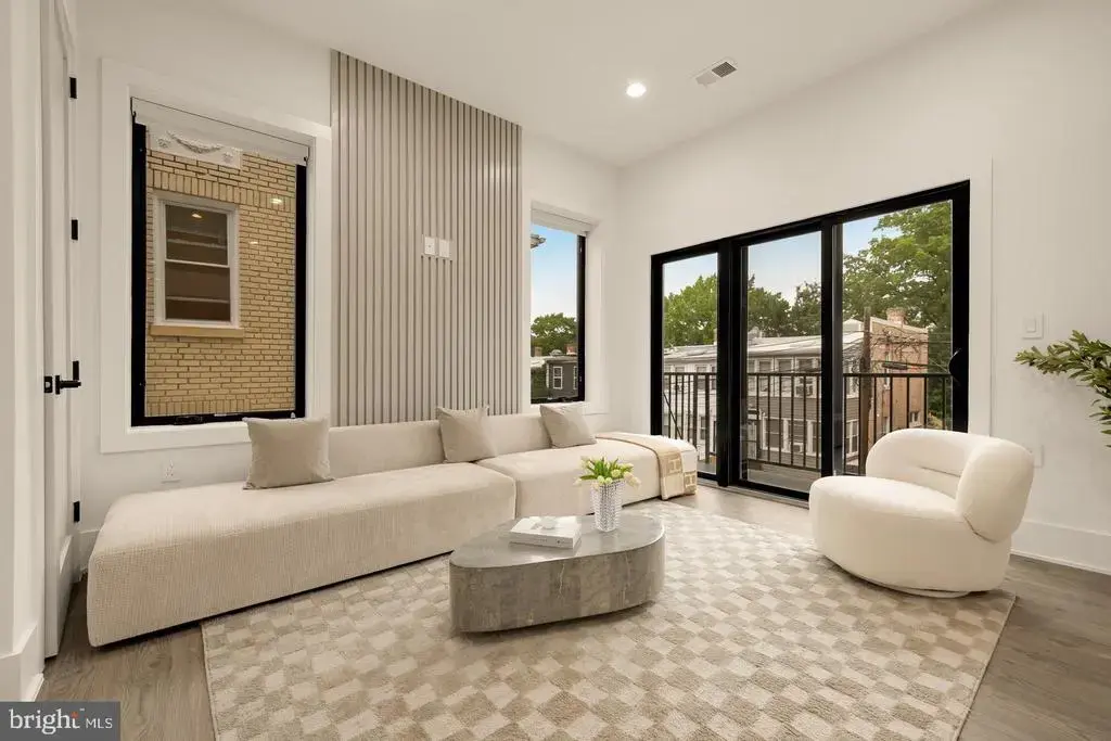 1140 Oates St Ne #201, WASHINGTON