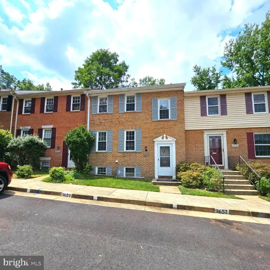 9657 Lindenbrook St, FAIRFAX