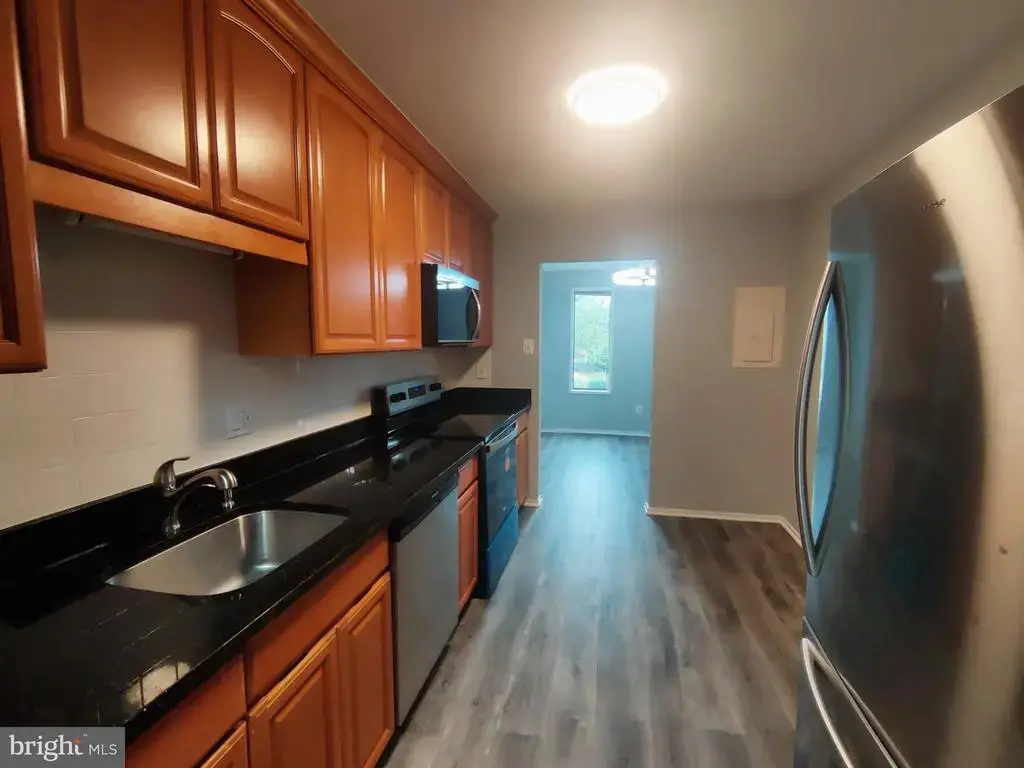 511 Florida Ave #101, HERNDON