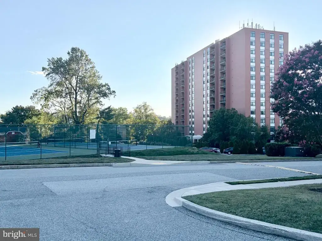 1 Smeton Pl #1106, TOWSON