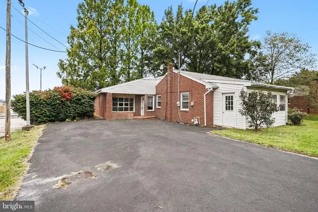 3500 Board Rd, YORK