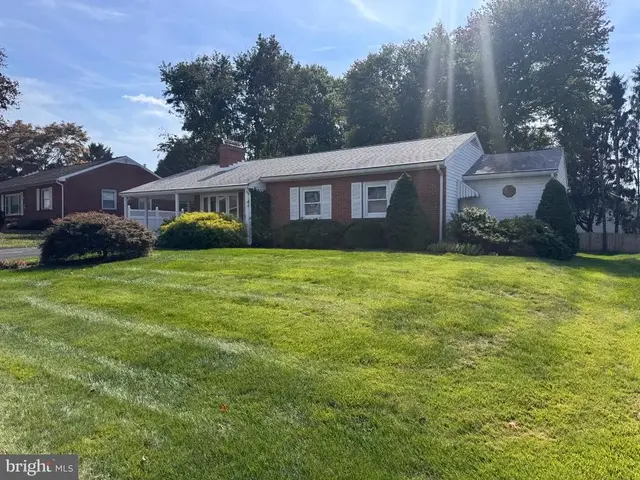 17933 Oak Ridge Dr, Hagerstown