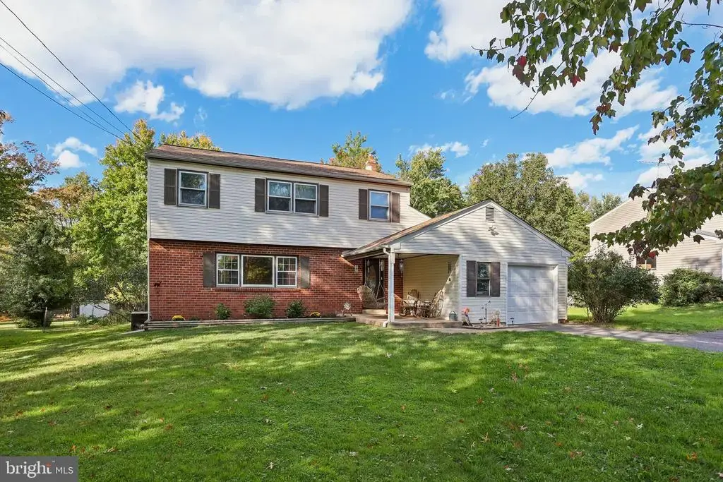729 Mockingbird Ln #, EAGLEVILLE