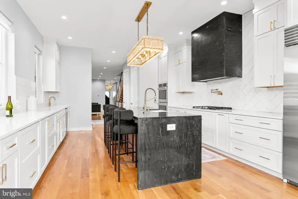 1519 Wallace St, PHILADELPHIA