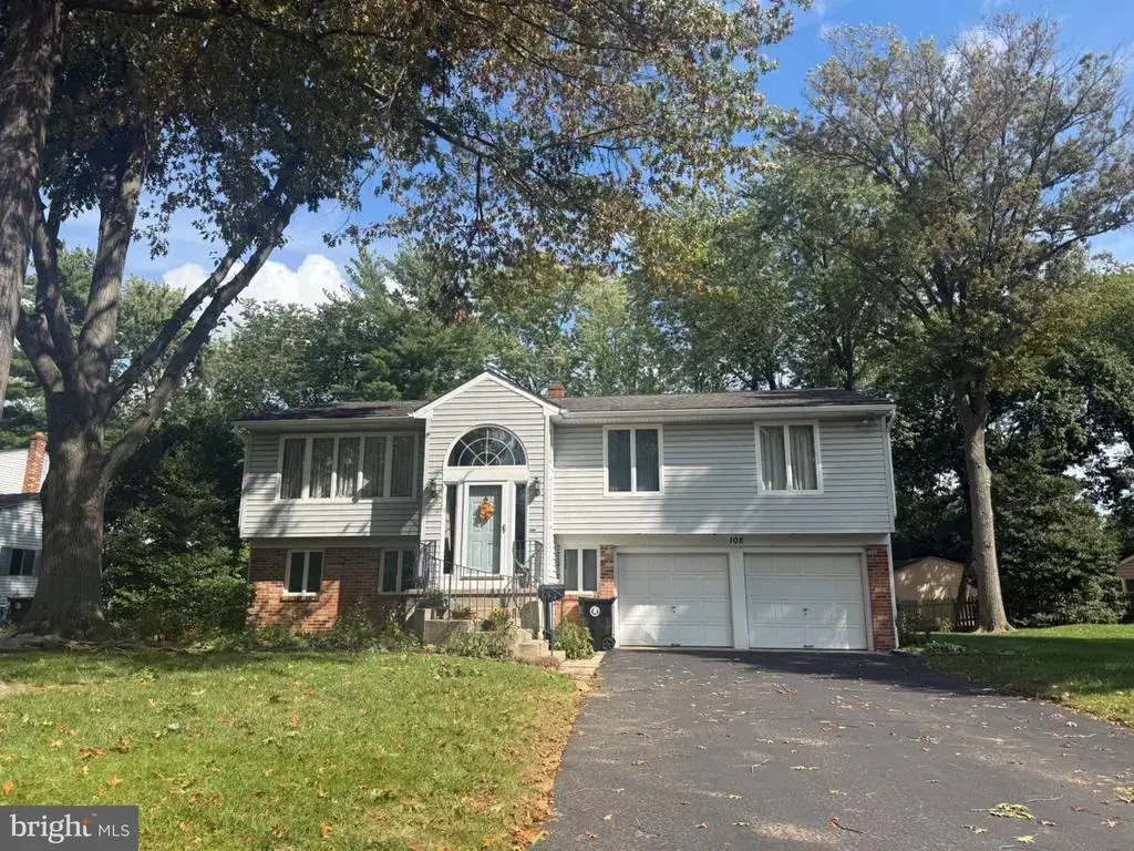 108 Winding Brook Dr, CINNAMINSON TWP