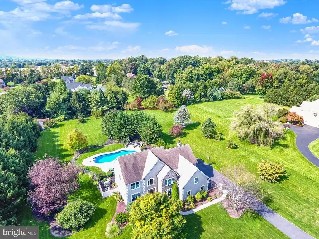 581 Lucinda Ln, MECHANICSBURG