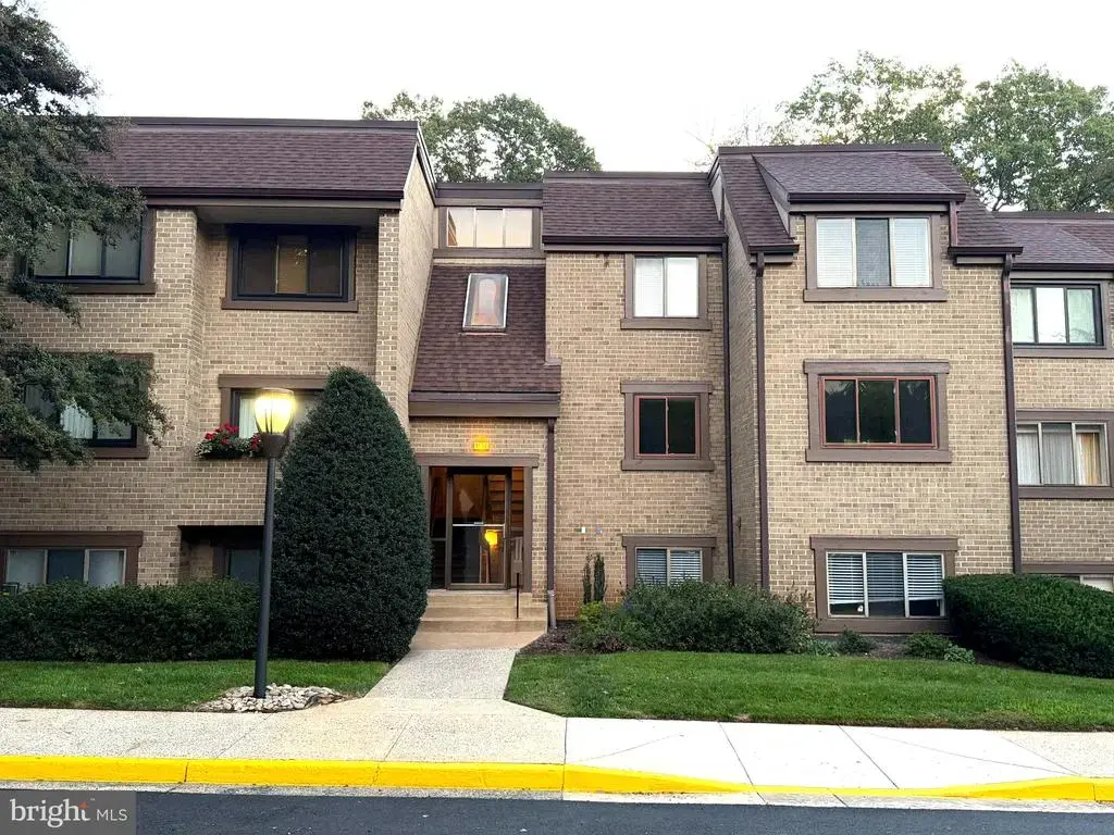1657 Parkcrest Cir #101, RESTON