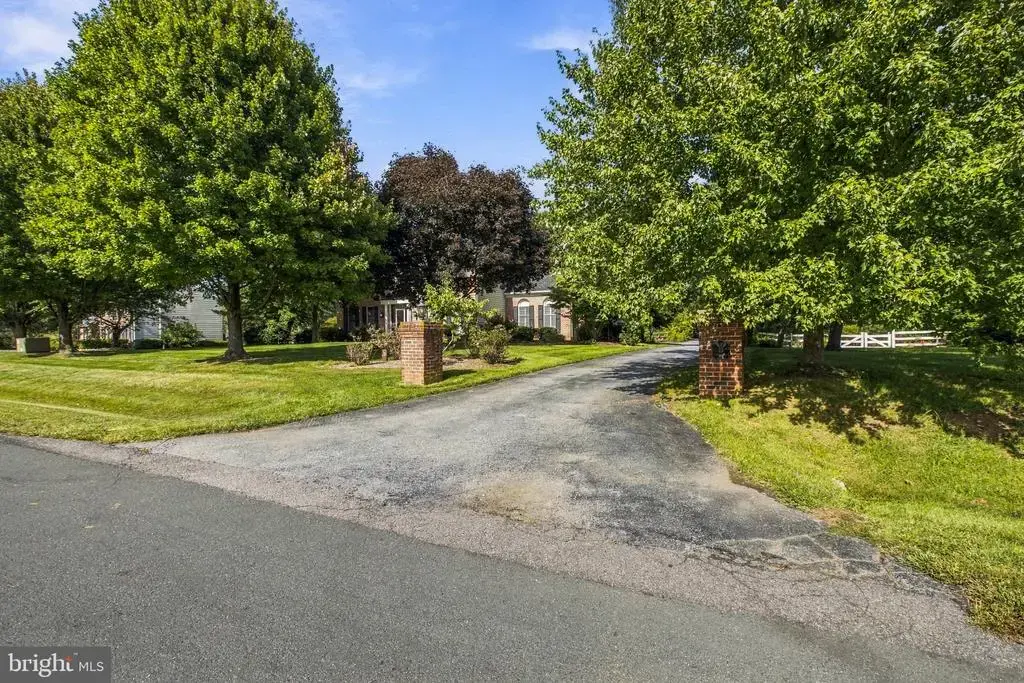 27 Steeple Chase Ln, NORTH EAST