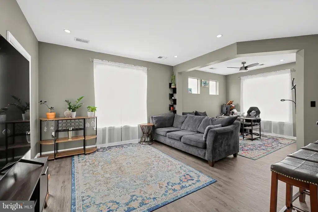6481 Cheyenne Dr #304, ALEXANDRIA