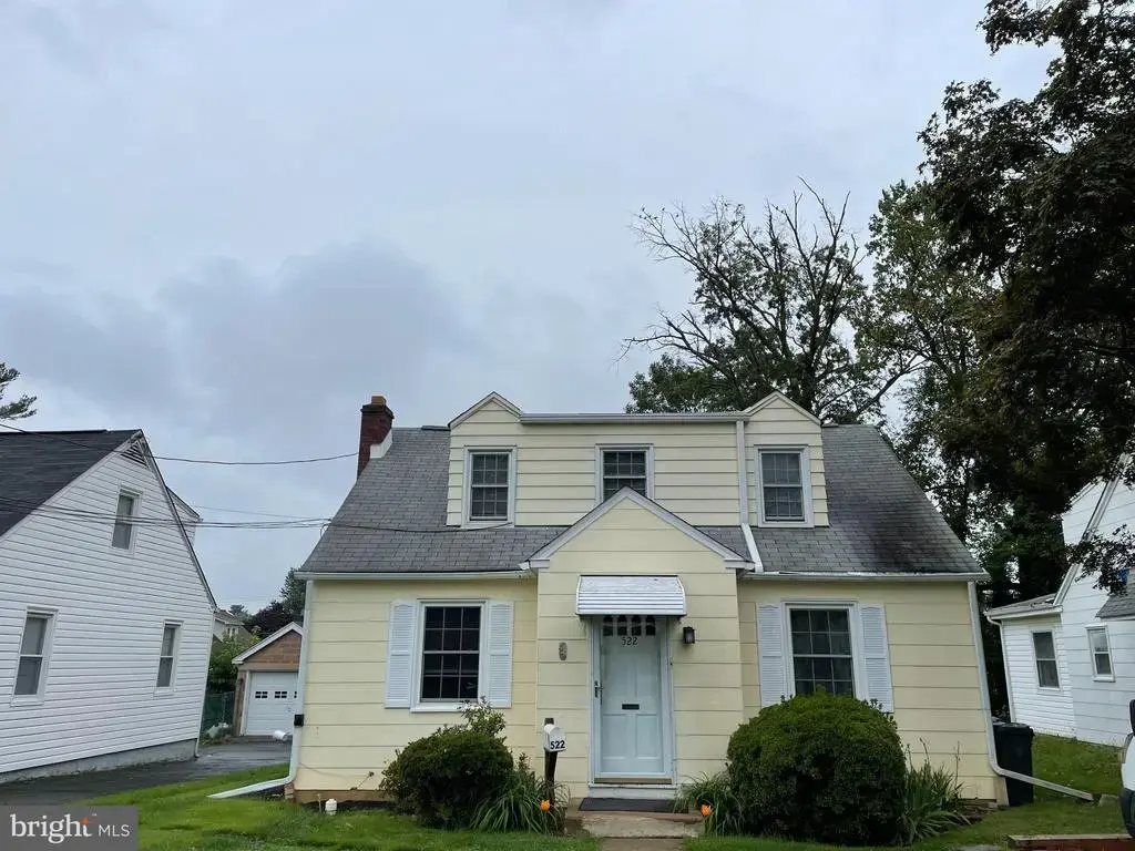 522 Central Ave #2, GLENSIDE