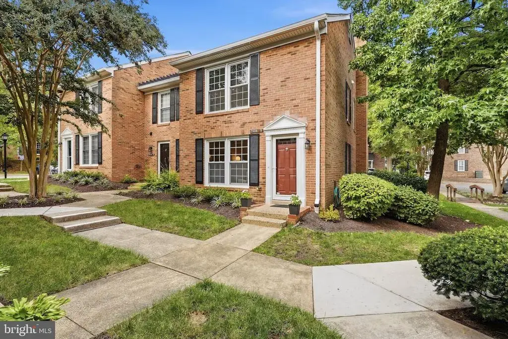 2568 S Arlington Mill Dr #1, ARLINGTON