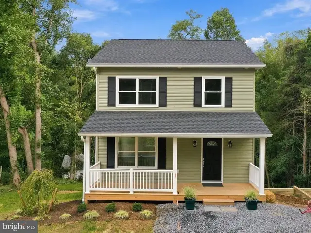 152 Persimmon Rd, Front Royal