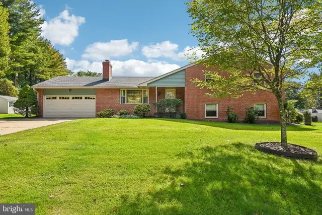 3437 Jay Dr, Ellicott City