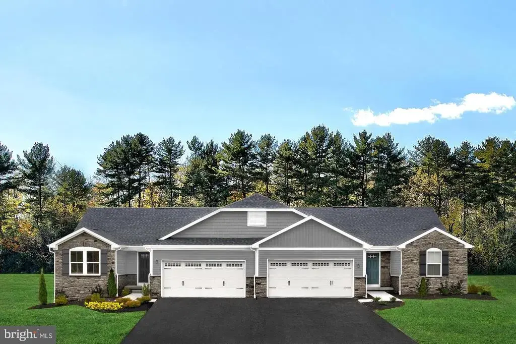 702 Mina Circle, GREENCASTLE