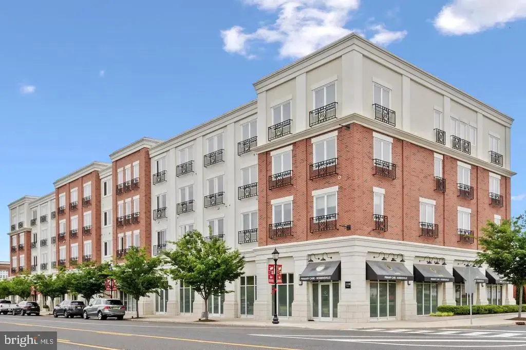 2 N Commerce Sq #404, ROBBINSVILLE