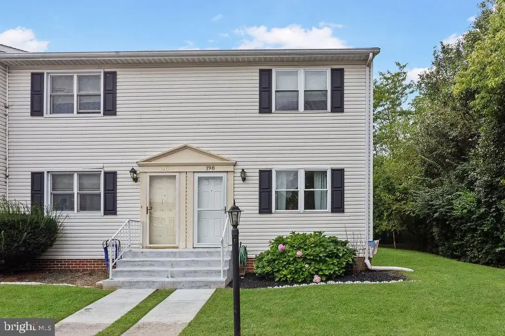 198 Center St, HANOVER