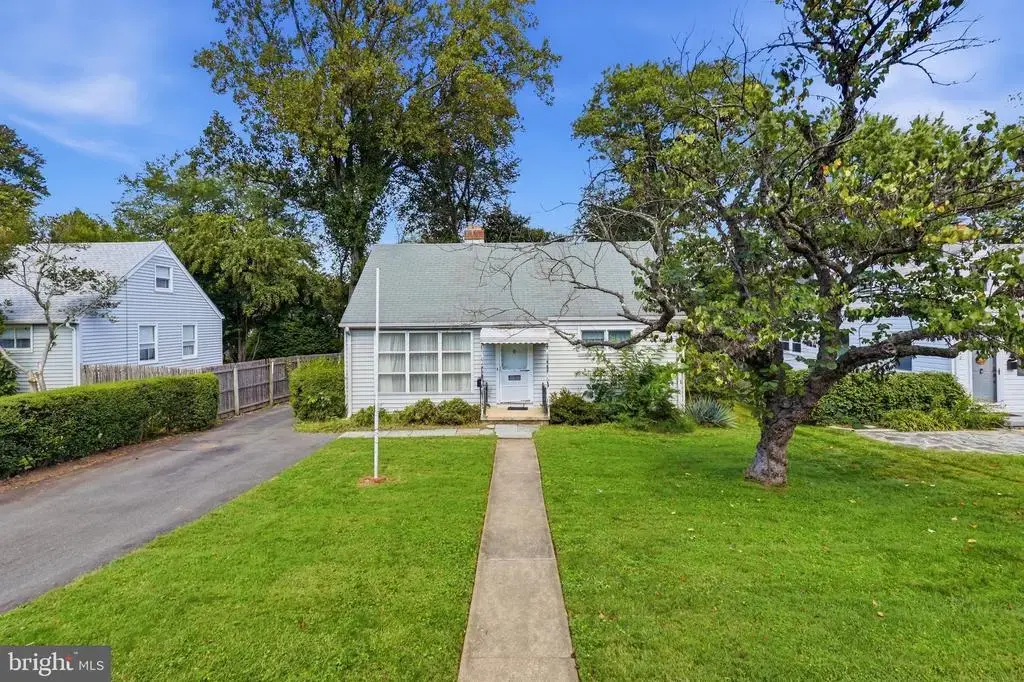 6824 Westlawn Dr, FALLS CHURCH