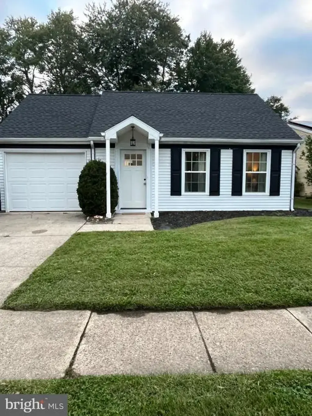 4 Heather Pl, SOUTHAMPTON TWP